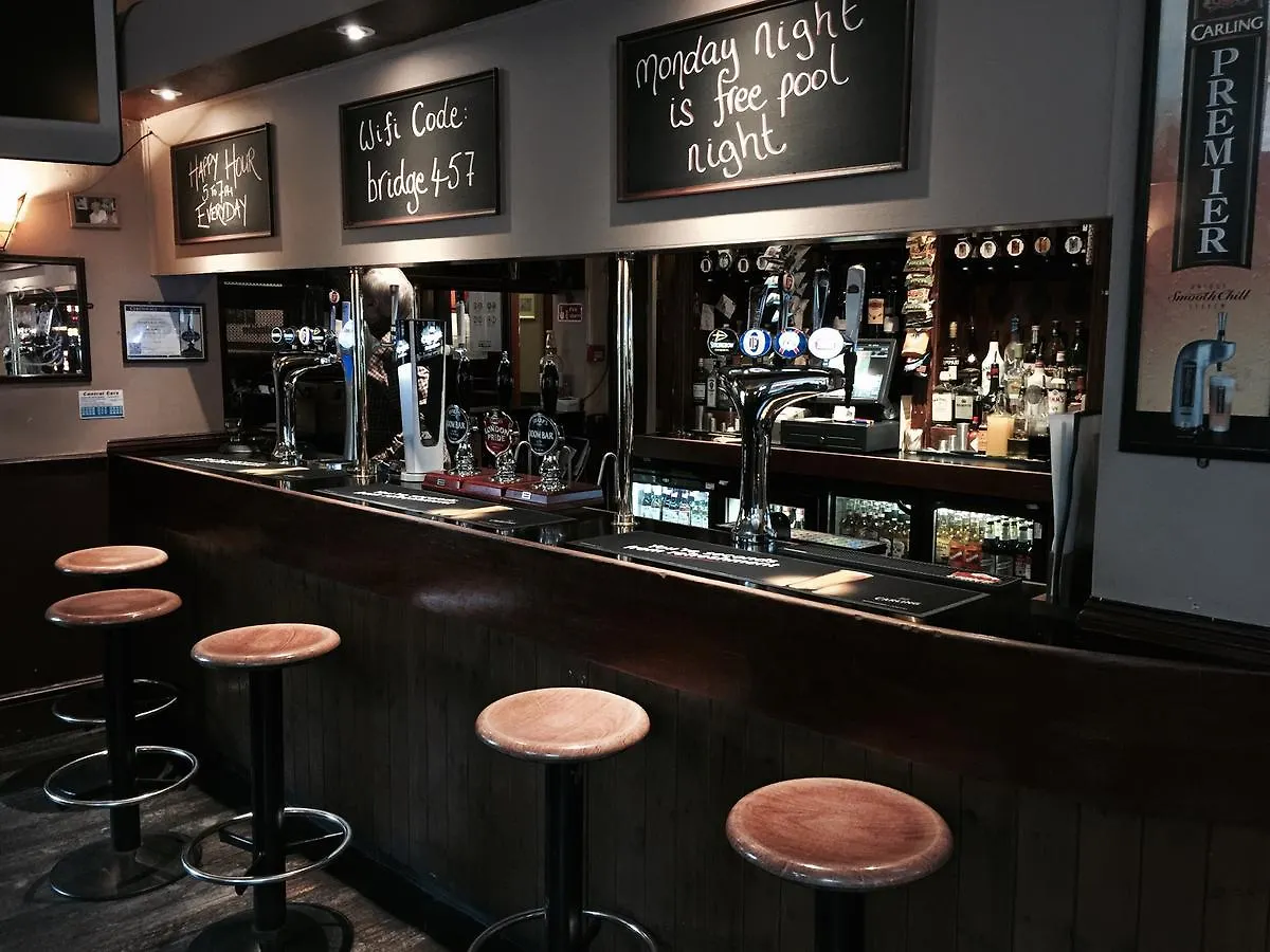 Hotel The Bridge Inn Isleworth