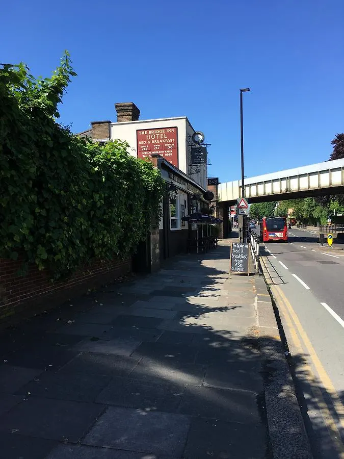 The Bridge Inn Isleworth Hotel