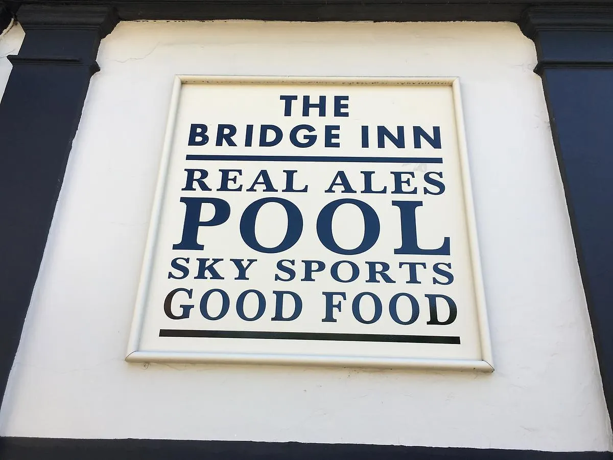 ** Hotel The Bridge Inn Isleworth United Kingdom